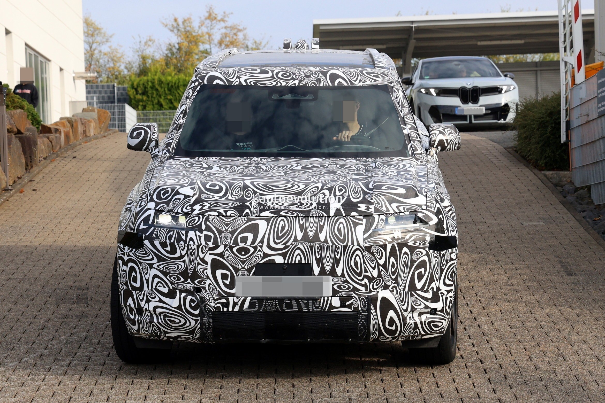 Land Rover Prepares “Baby” Defender to Rival Mercedes’ Mini G-Class