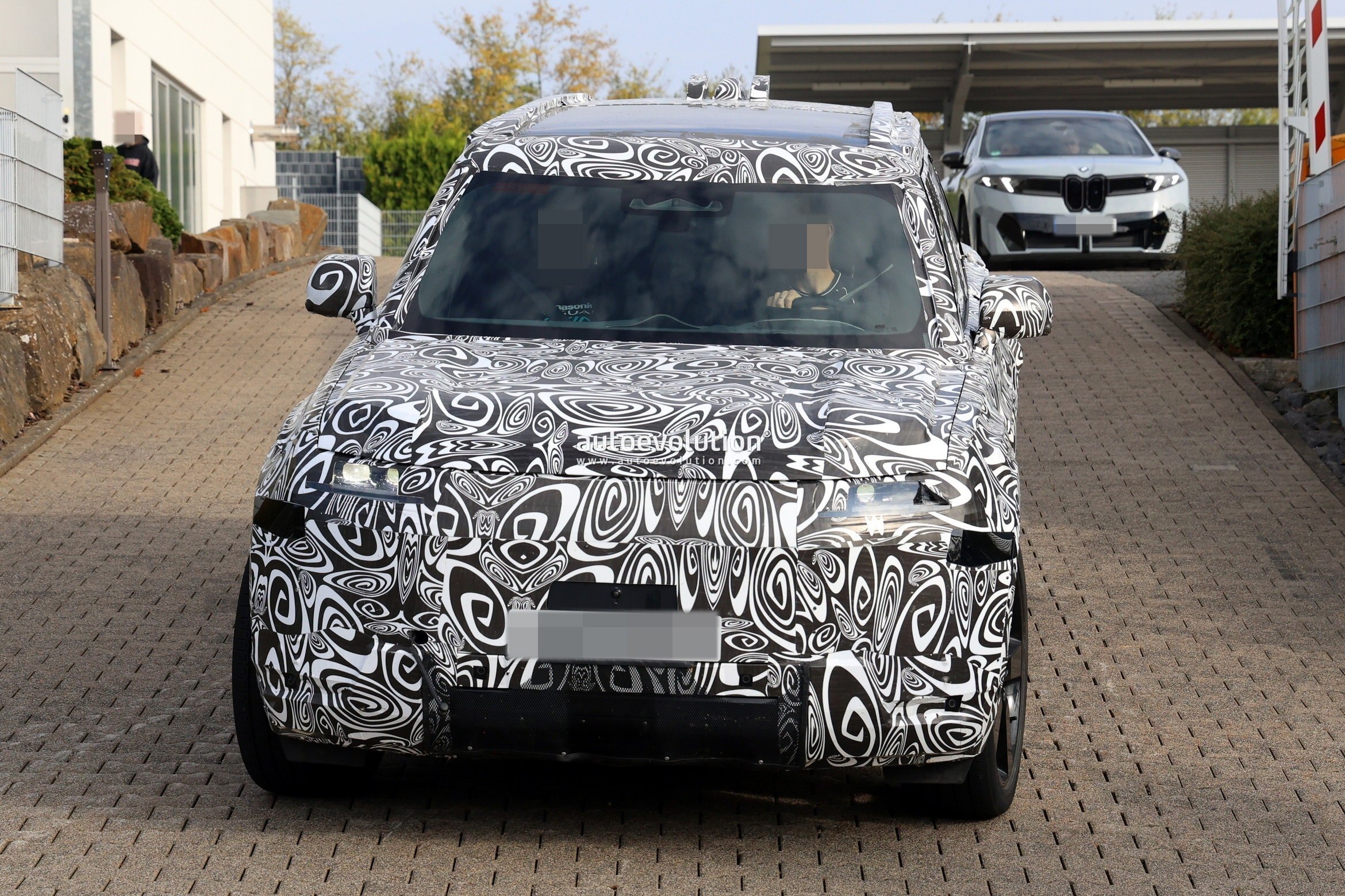 Land Rover Prepares “Baby” Defender to Rival Mercedes’ Mini G-Class
