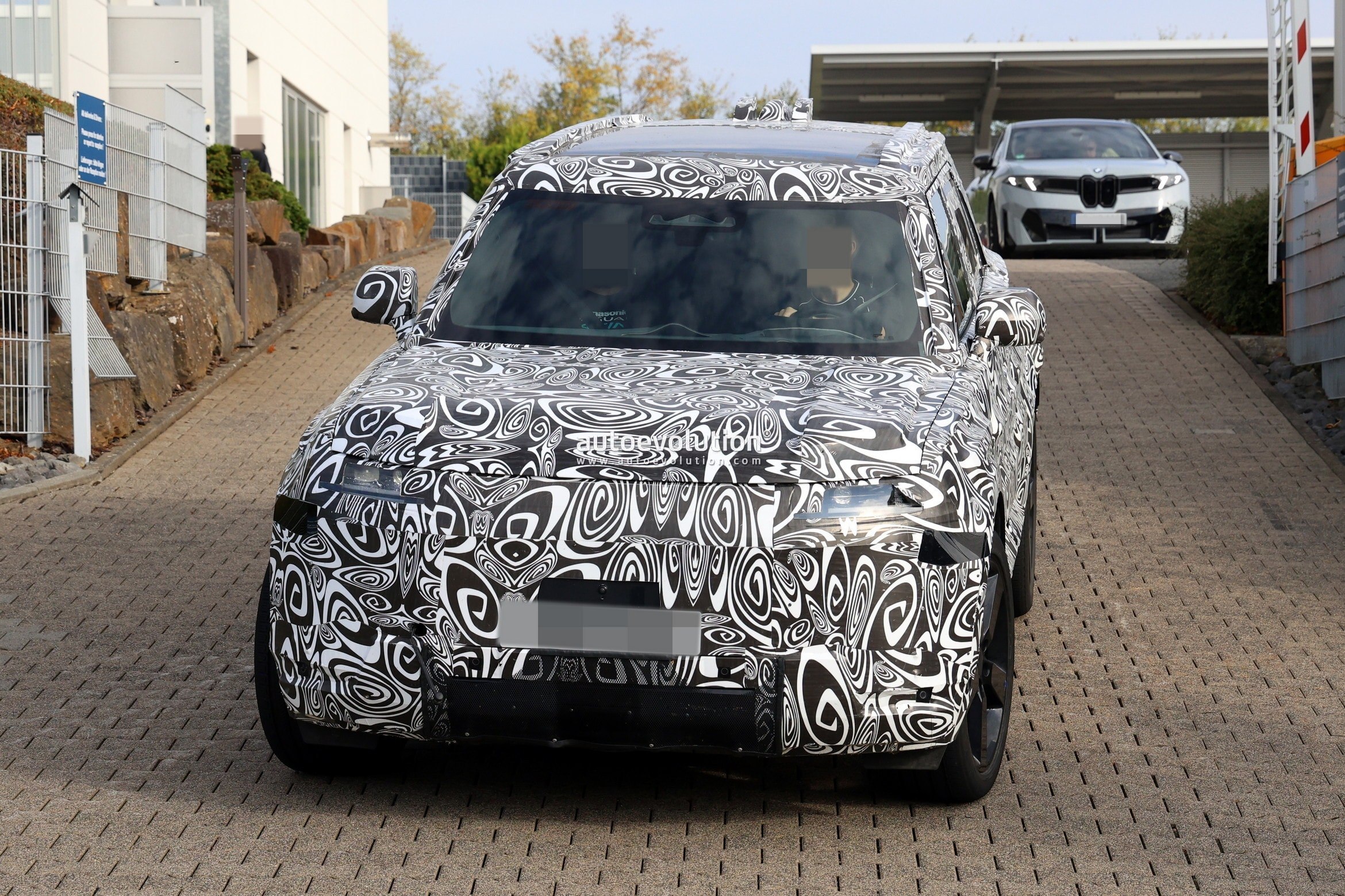 Land Rover Prepares “Baby” Defender to Rival Mercedes’ Mini G-Class