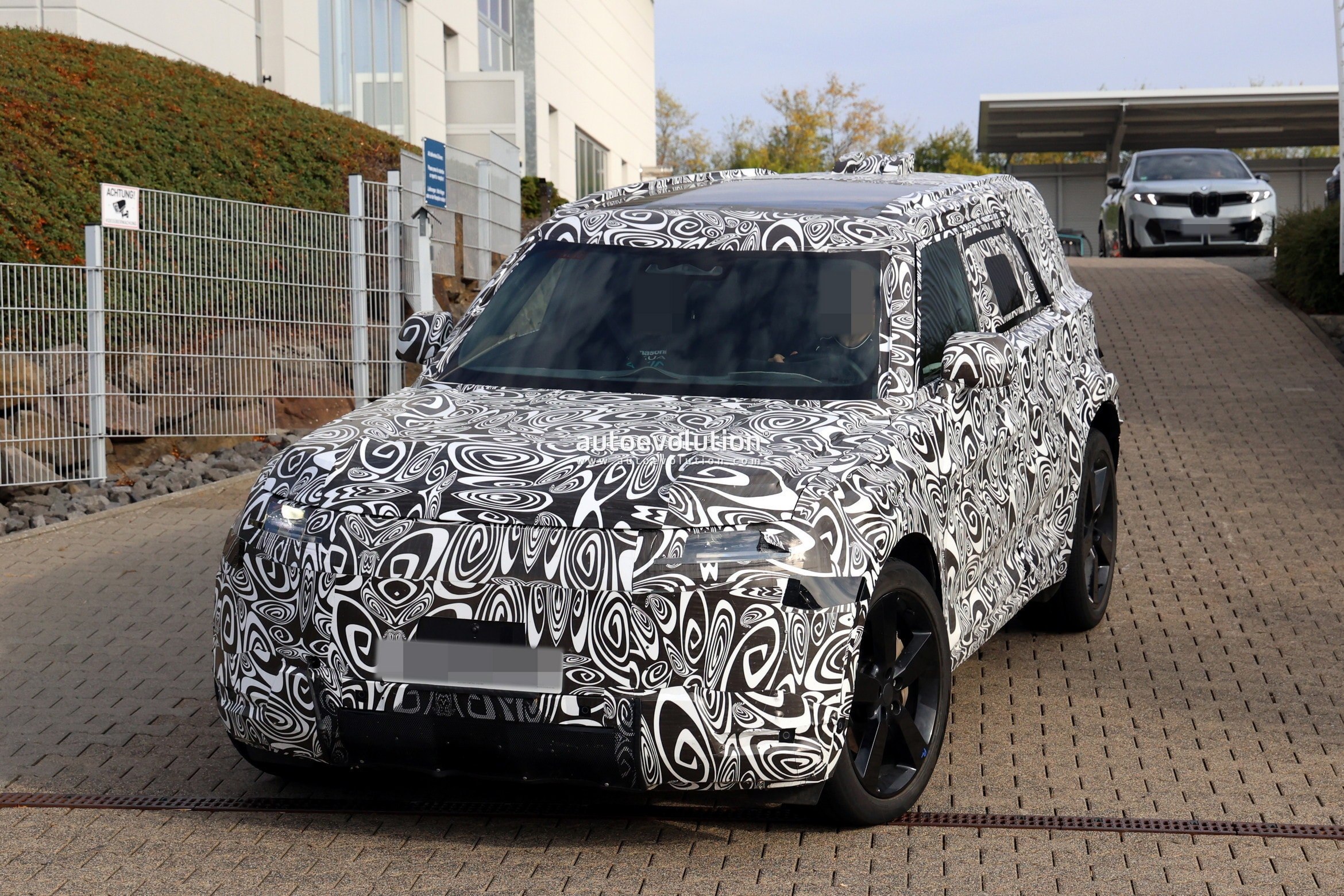 Land Rover Prepares “Baby” Defender to Rival Mercedes’ Mini G-Class