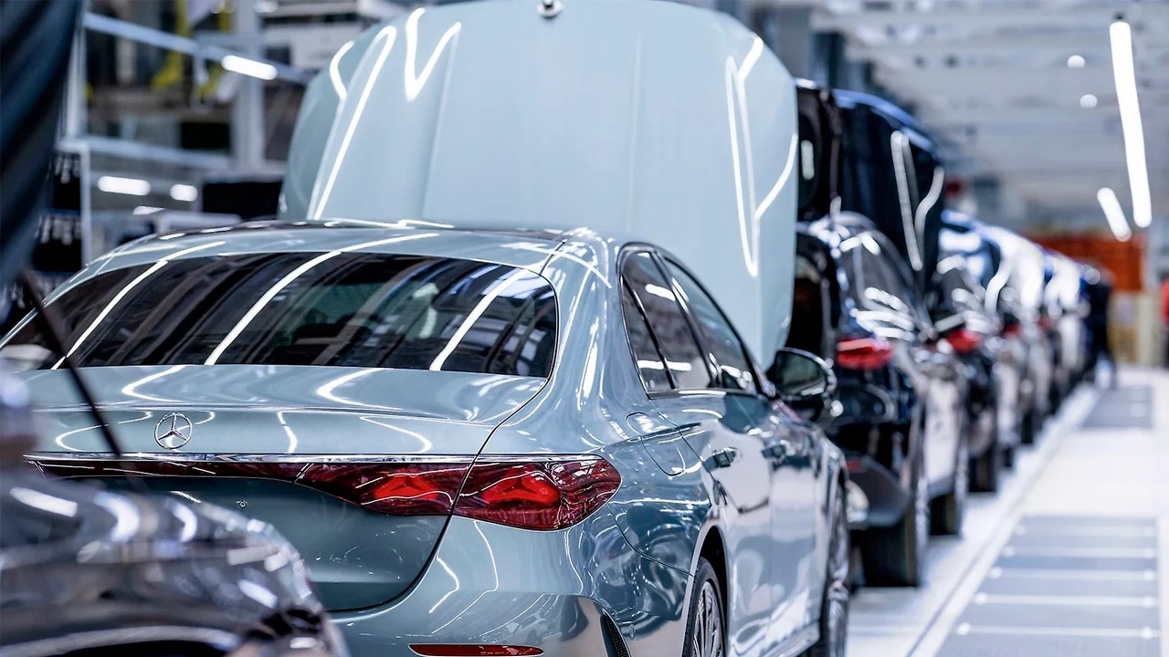 Mercedes Warns German Workers: Producing Cars in Romania Is Over 80% Cheaper