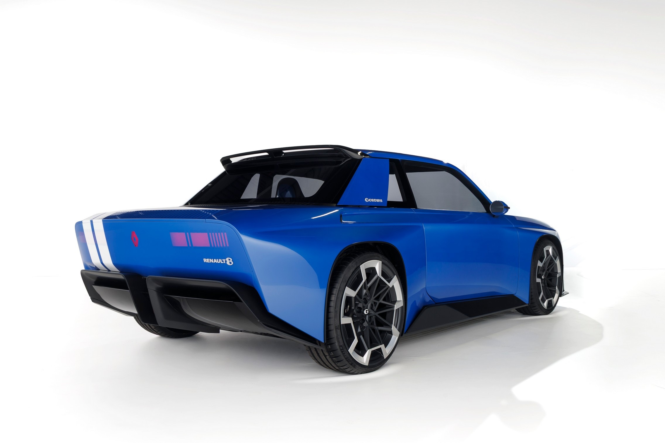 Renault Unveils Fully Electric 8 Gordini Concept with Retro Style and 270 Horsepower