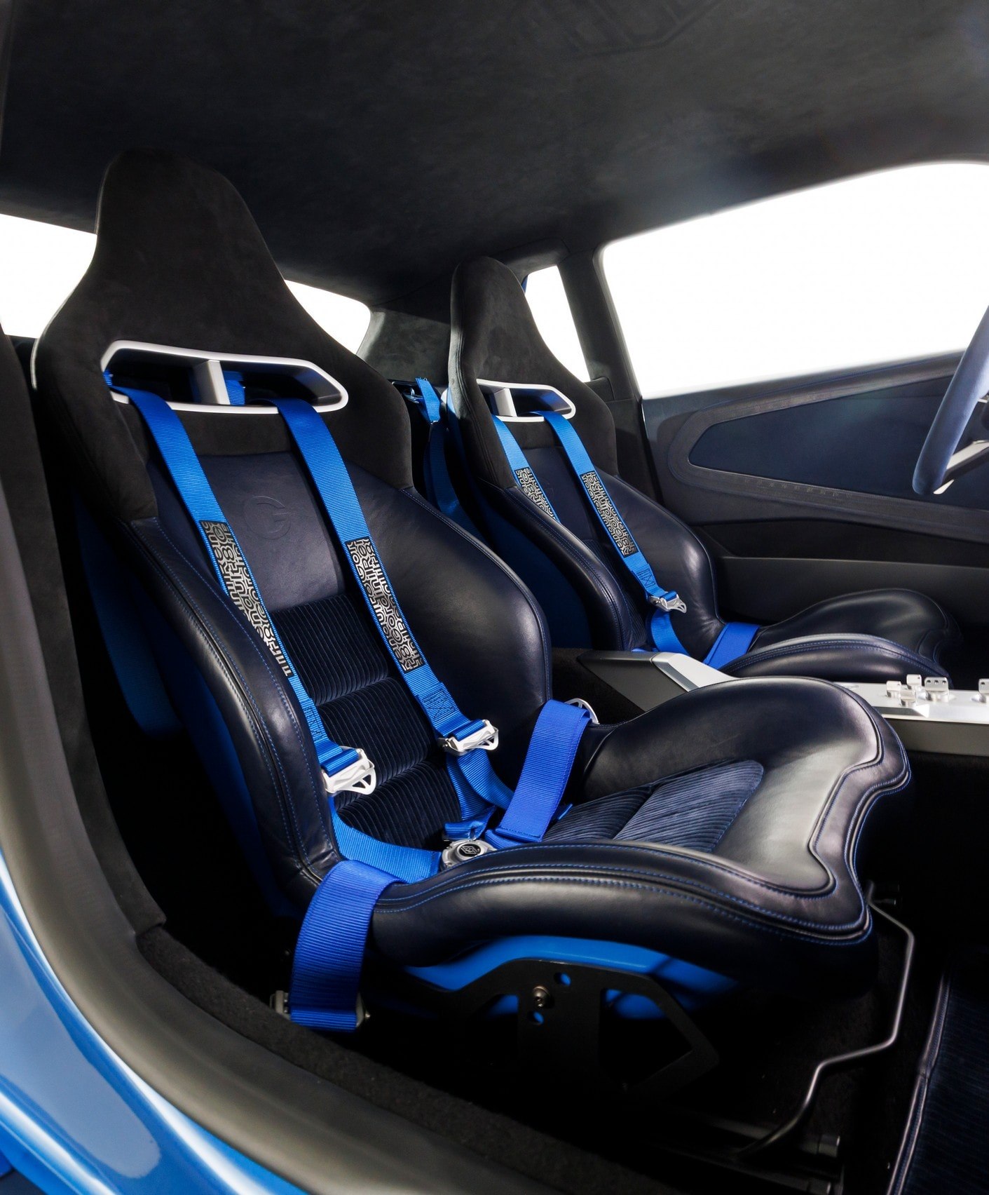 Renault Unveils Fully Electric 8 Gordini Concept with Retro Style and 270 Horsepower