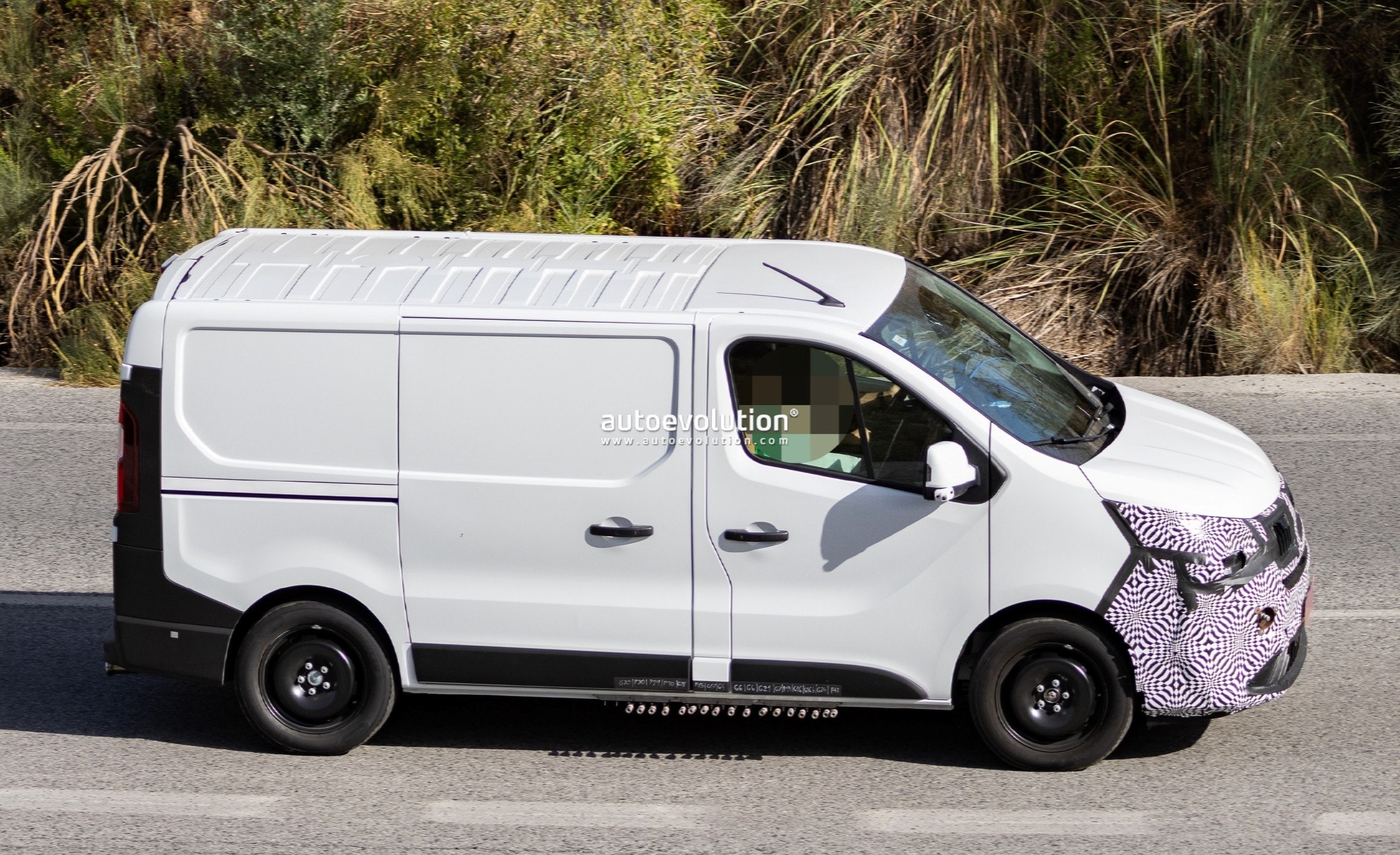 Renault Trafic Diesel Prototype Shows Redesigned Front Ahead of 2028 Update