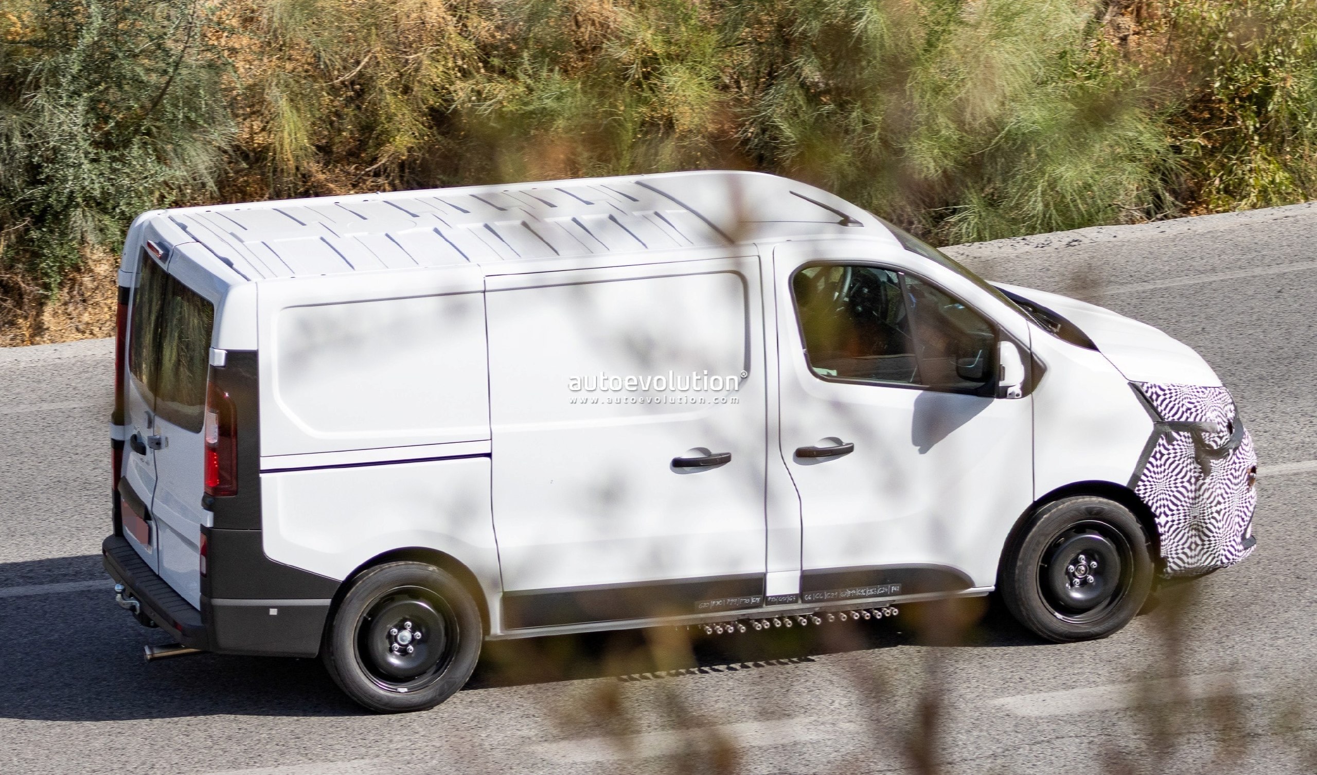 Renault Trafic Diesel Prototype Shows Redesigned Front Ahead of 2028 Update