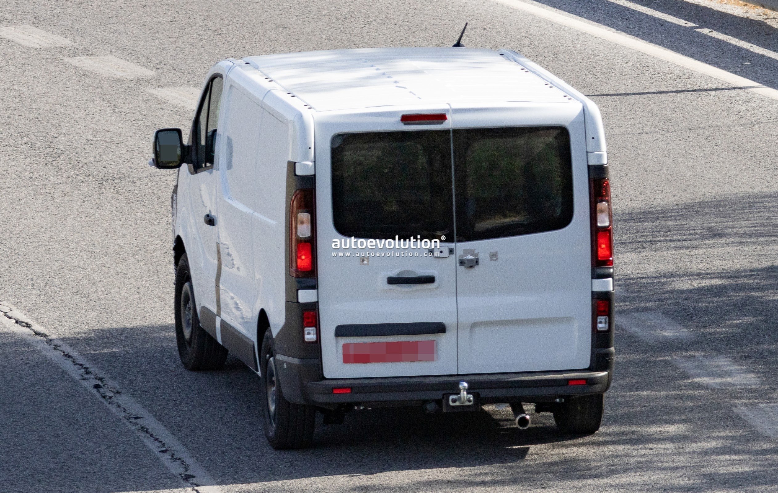 Renault Trafic Diesel Prototype Shows Redesigned Front Ahead of 2028 Update
