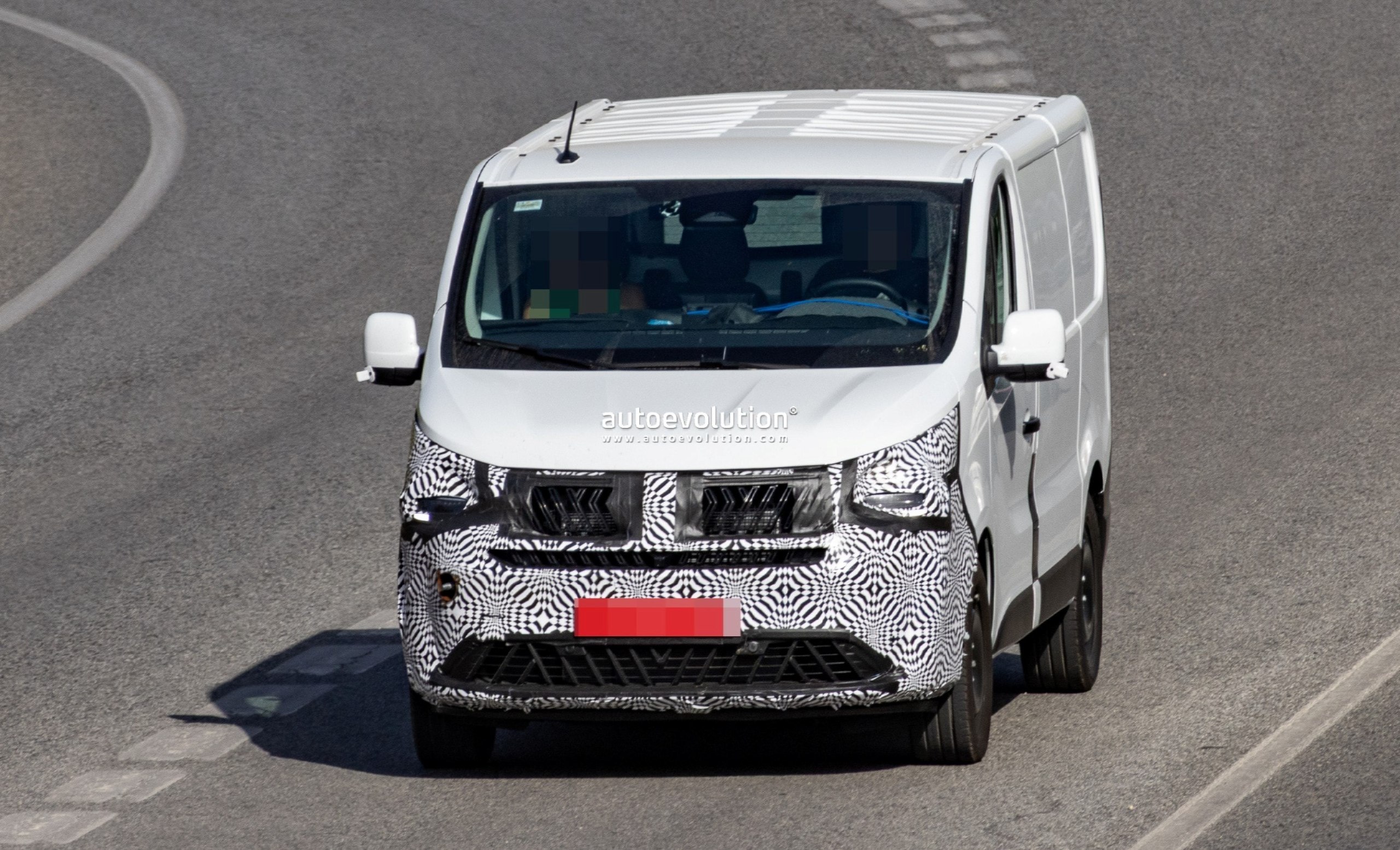 Renault Trafic Diesel Prototype Shows Redesigned Front Ahead of 2028 Update