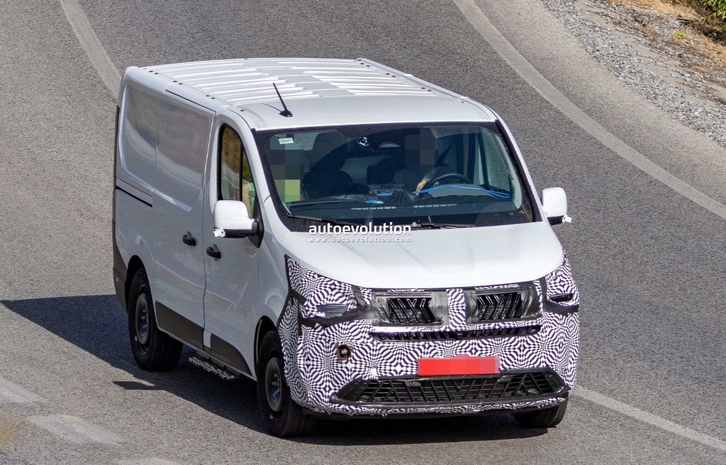 Renault Trafic Diesel Prototype Shows Redesigned Front Ahead of 2028 Update