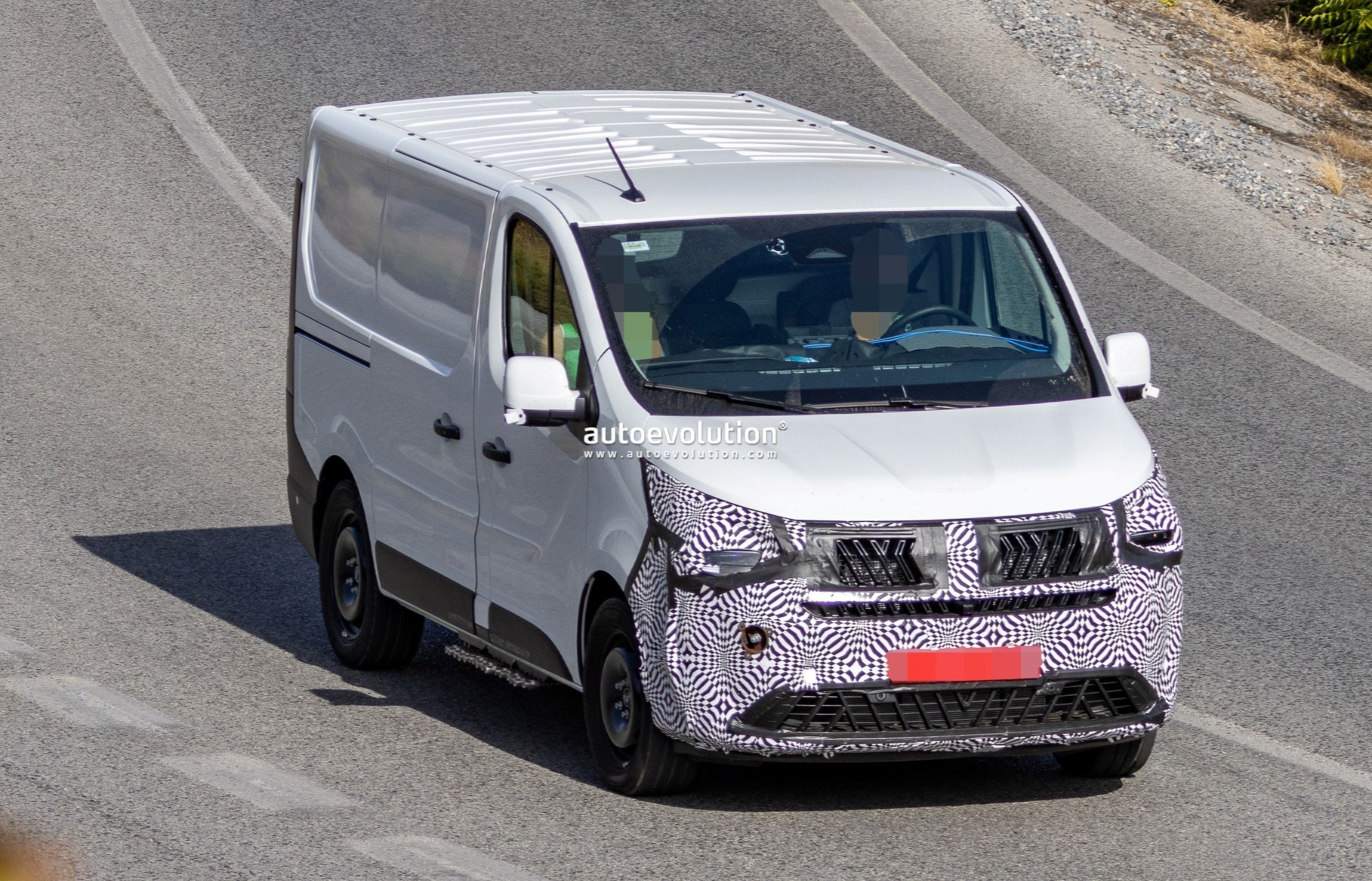 Renault Trafic Diesel Prototype Shows Redesigned Front Ahead of 2028 Update