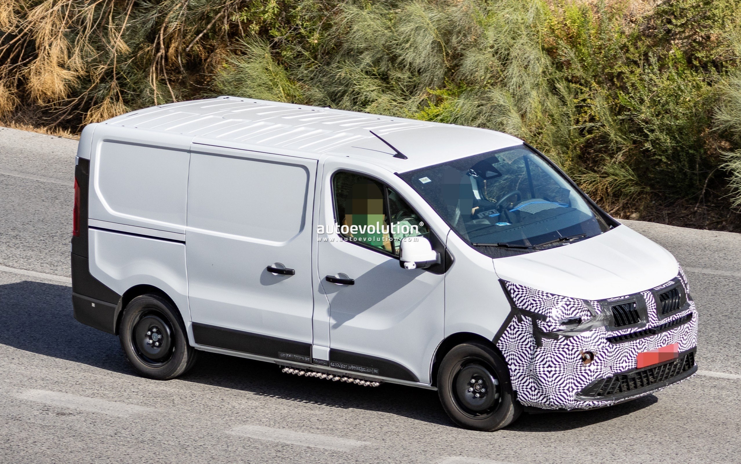 Renault Trafic Diesel Prototype Shows Redesigned Front Ahead of 2028 Update