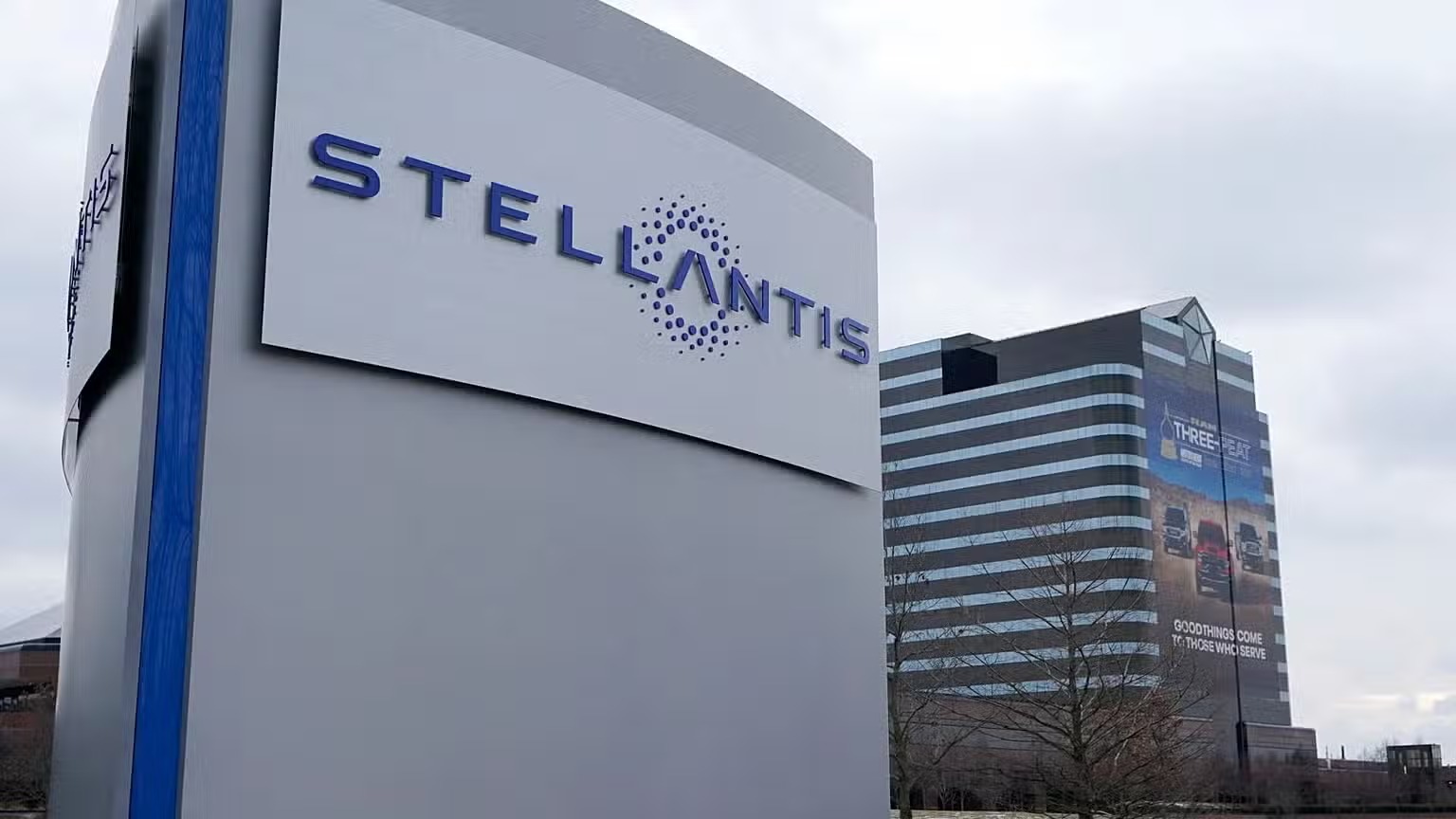 Stellantis Revenue Rises 13% in Q2 2026, But Shares Remain Under Pressure