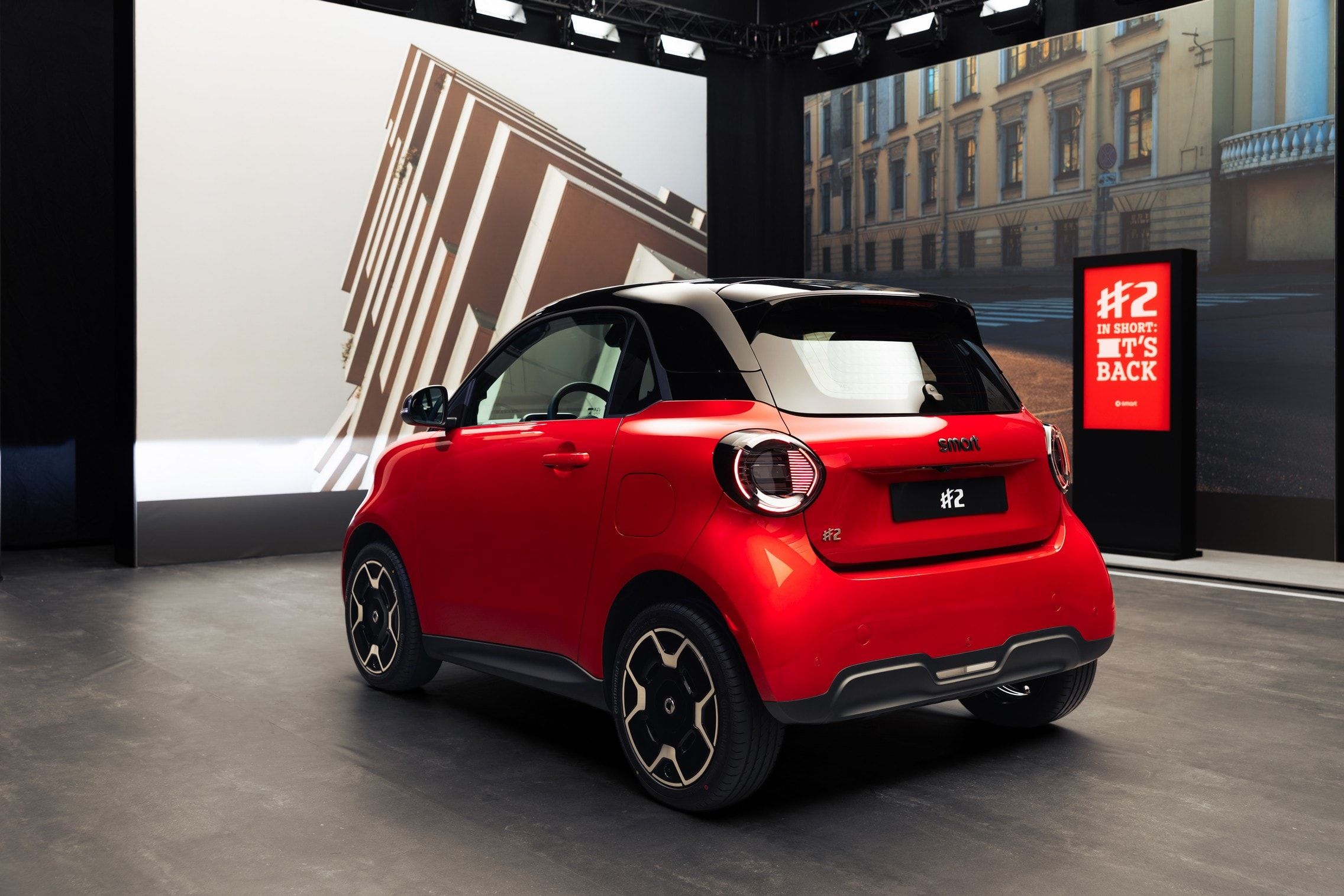 Smart #2 Unveiled at Paris Motor Show: A Compact Electric City Car for Urban Living