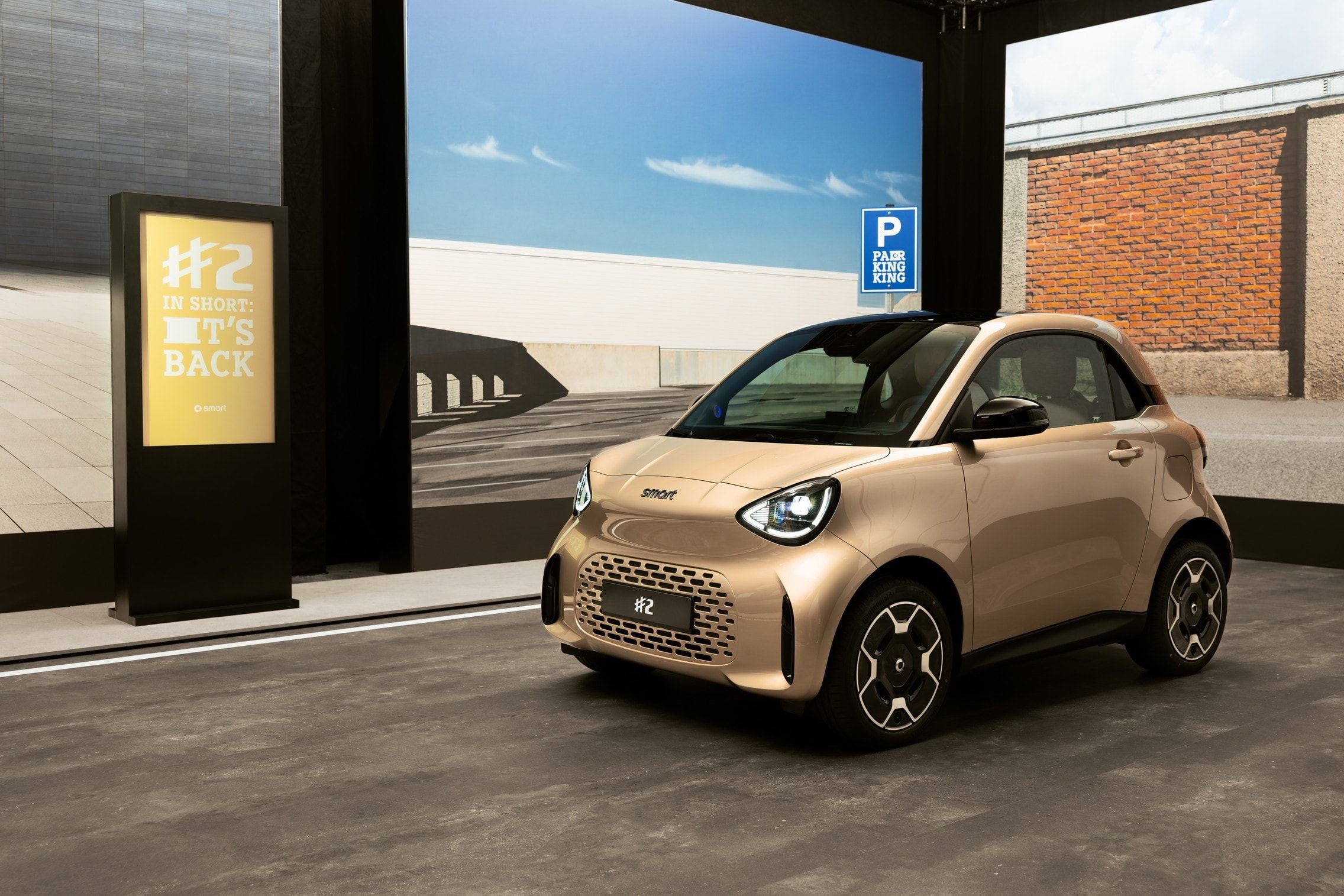 Smart #2 Unveiled at Paris Motor Show: A Compact Electric City Car for Urban Living