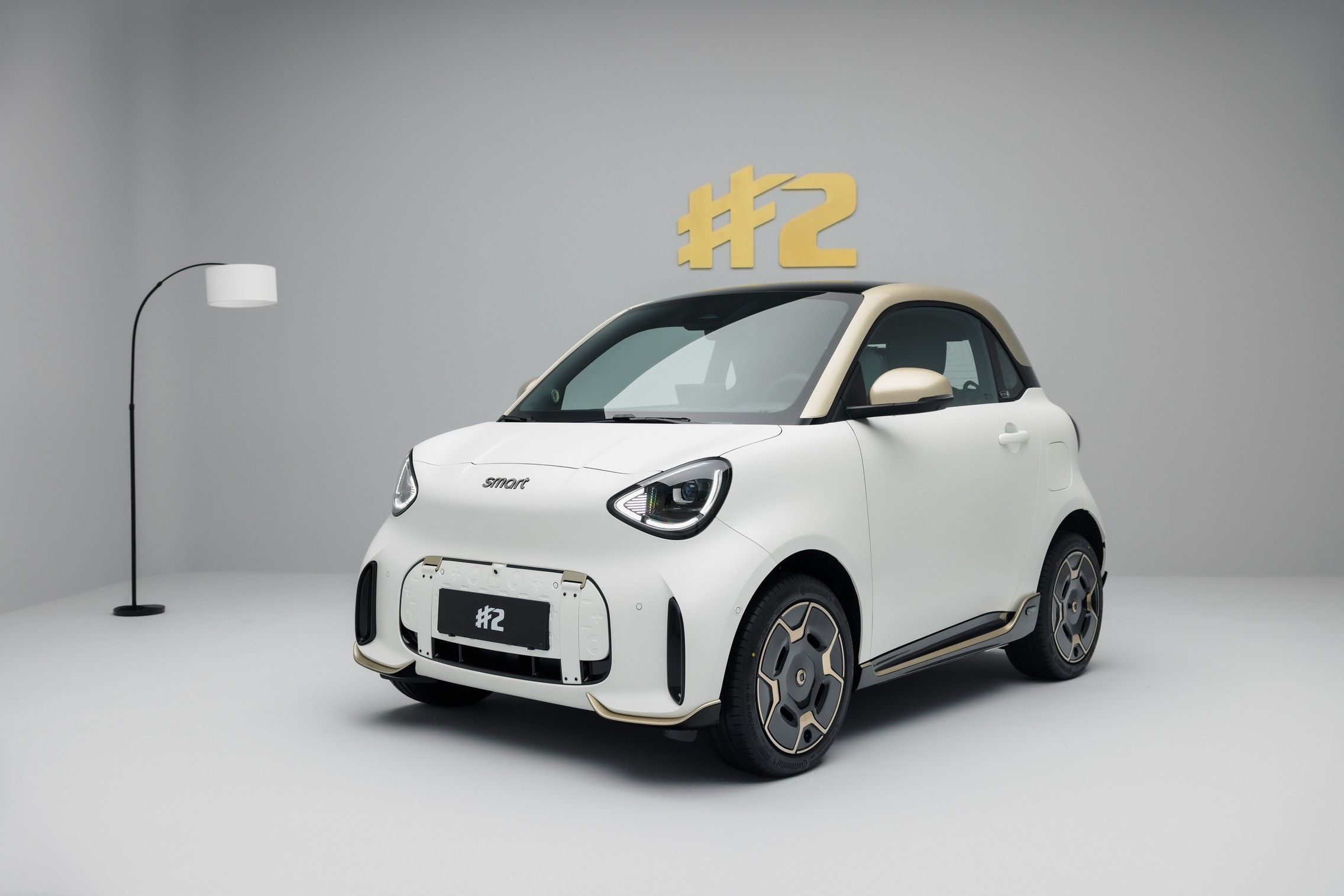 Smart #2 Unveiled at Paris Motor Show: A Compact Electric City Car for Urban Living
