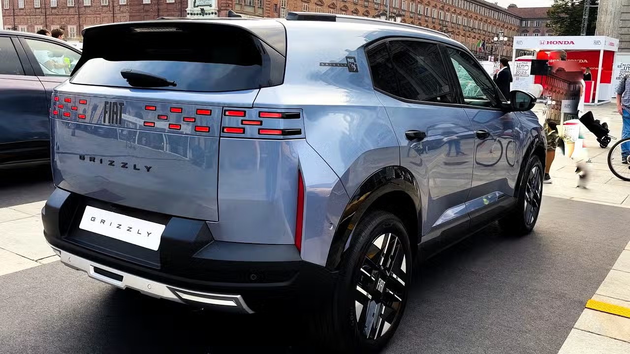 2027 Fiat Grizzly Spied Ahead of Paris Debut, Prepares Ground for New Chrysler SUVs