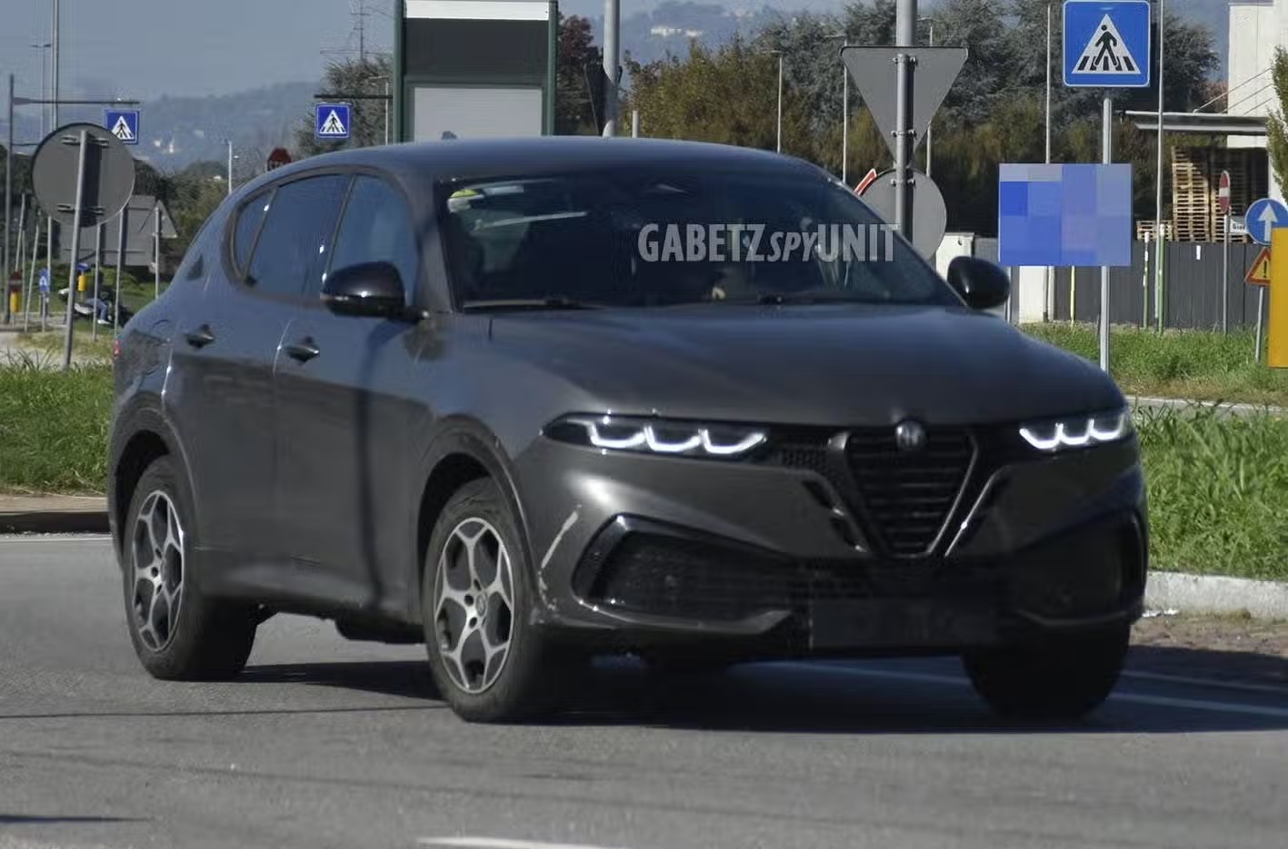 Alfa Romeo Tonale MY27 Revealed with Updated Front End and Multiple Powertrains
