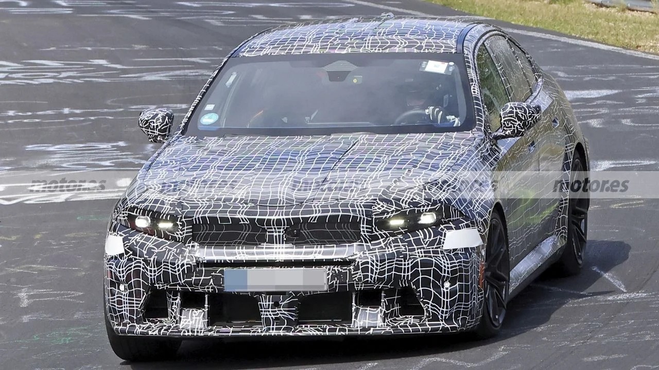 BMW M5 Prototype Tested at Nürburgring Ahead of 2027 Update