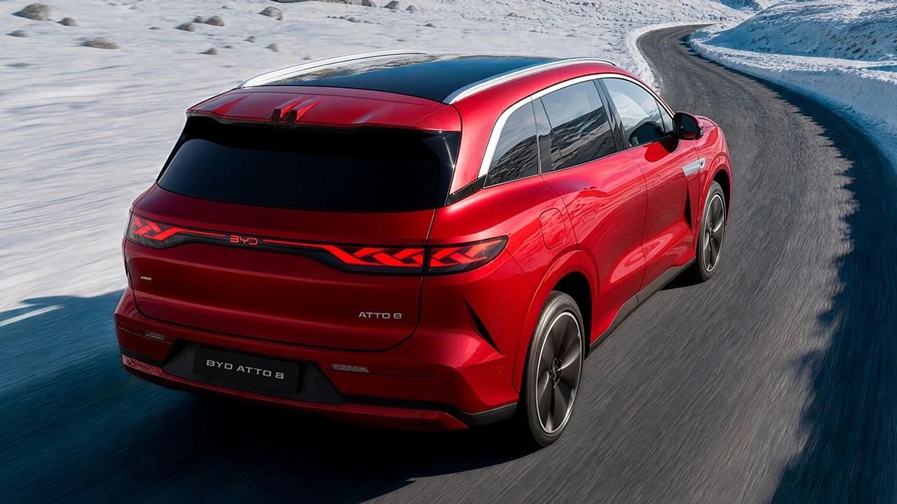 BYD Unveils Atto 8 Electric SUV with Rapid FLASH Charging and Up to 653 km Range