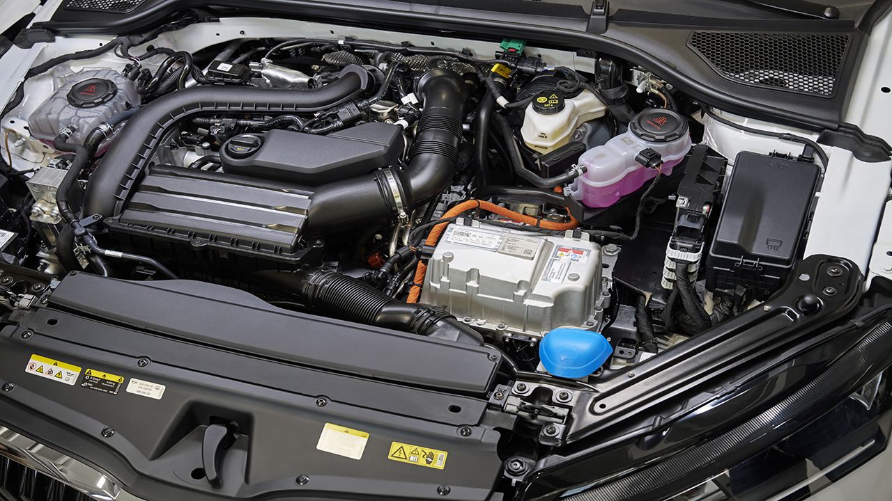 Skoda Octavia to Launch Non-Plug-In Hybrid, Sacrificing Boot Space