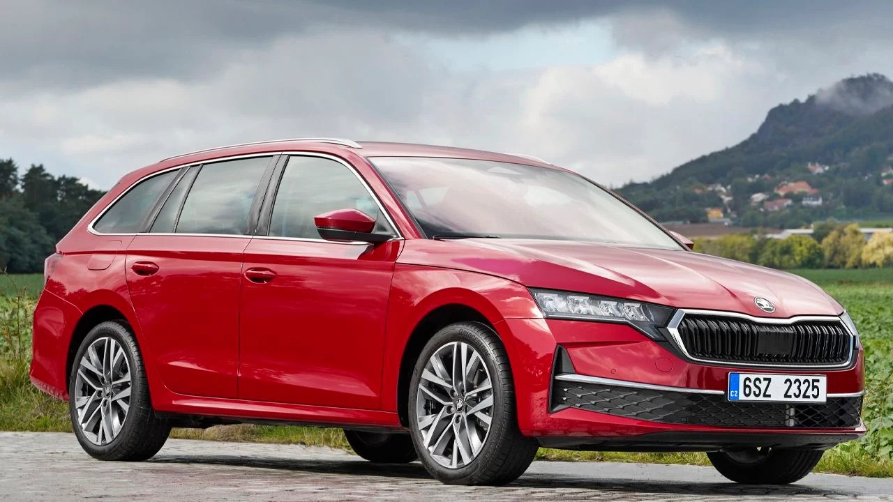 Skoda Octavia to Launch Non-Plug-In Hybrid, Sacrificing Boot Space