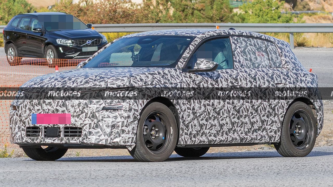 Peugeot 208 Electric Prototype Spied, Confirming New Interior and Battery Options