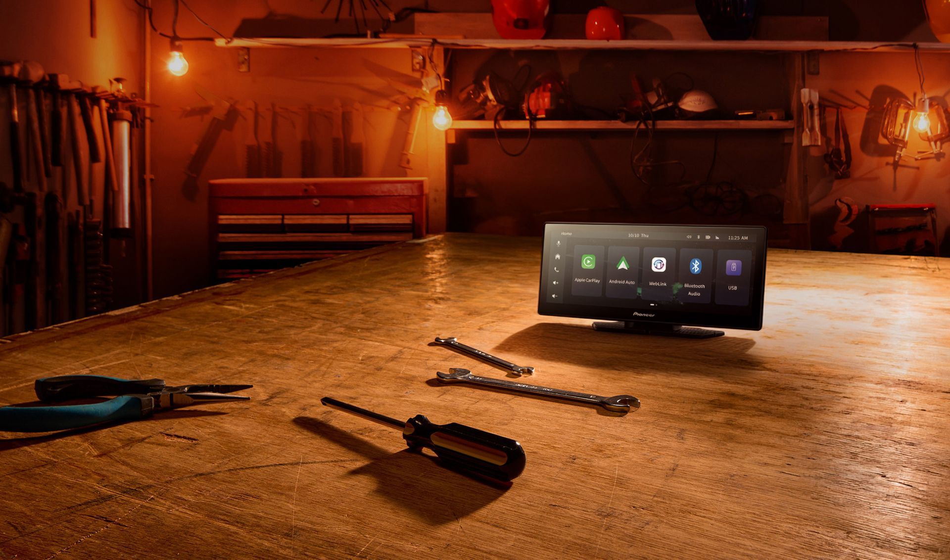 Pioneer Unveils Easy-to-Install Android Auto and CarPlay Dash-Mounted Screen