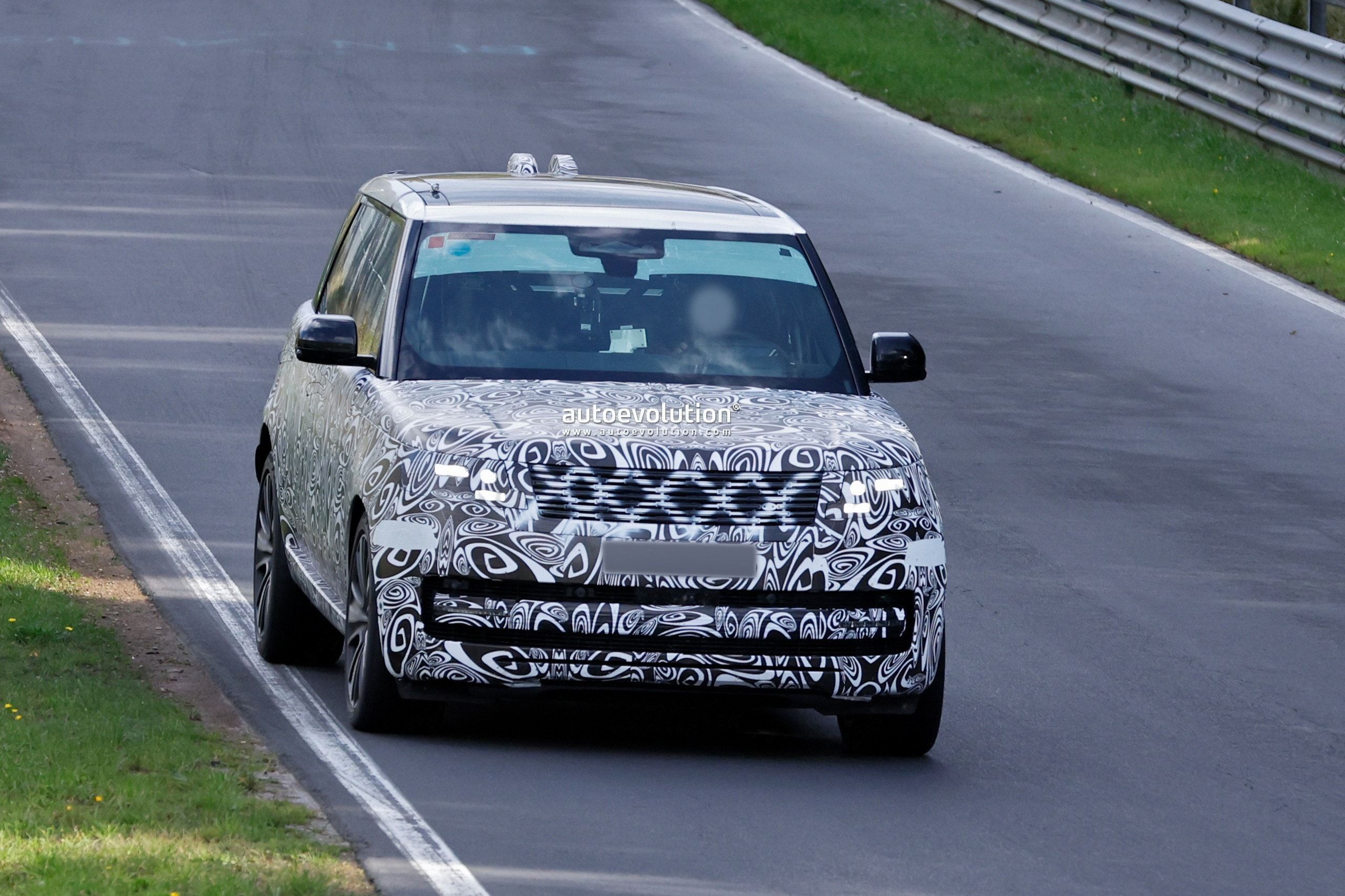2027 Range Rover Facelift Spotted Shedding Camouflage During Testing
