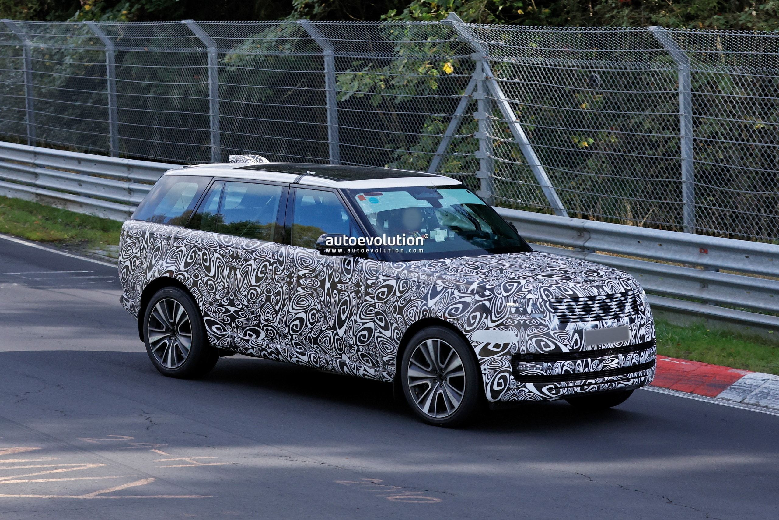 2027 Range Rover Facelift Spotted Shedding Camouflage During Testing