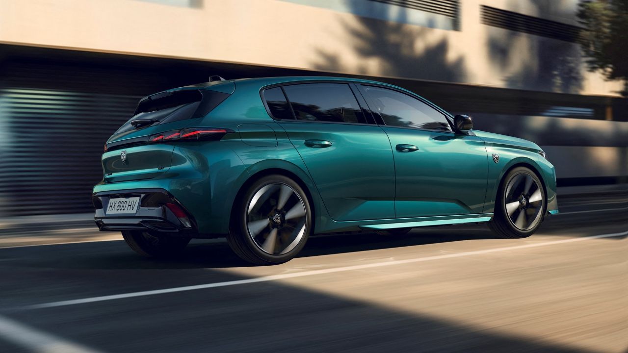 Stellantis to Pause Production at Five Factories Amid Battery Shortage and Slowing Demand