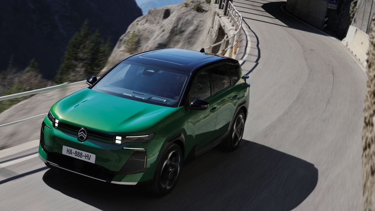 Stellantis to Pause Production at Five Factories Amid Battery Shortage and Slowing Demand